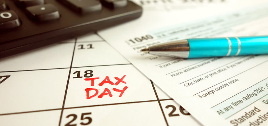 Calendar with the 18th saying Tax day